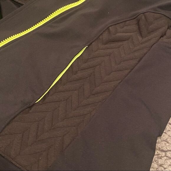 Trina Turk Black Jacket Workout Size Medium - Picture 9 of 13